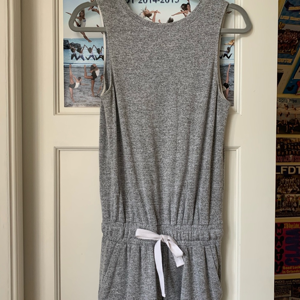 Aritzia Wilfred free Izabel gray romper  XS-XXS